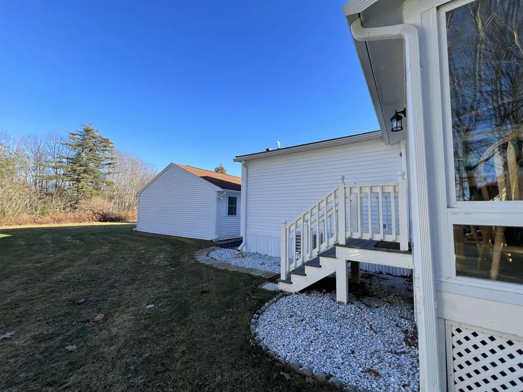 28 Constitution Way Dover NH 03820