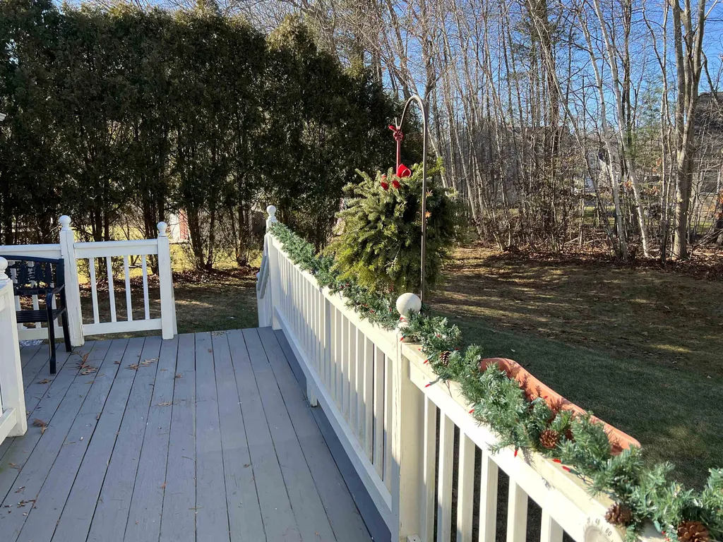 28 Constitution Way Dover NH 03820