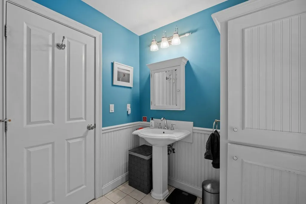 16 Depot Street Woodstock NH 03262