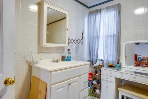 38 North Elm Street St. Albans City VT 05478