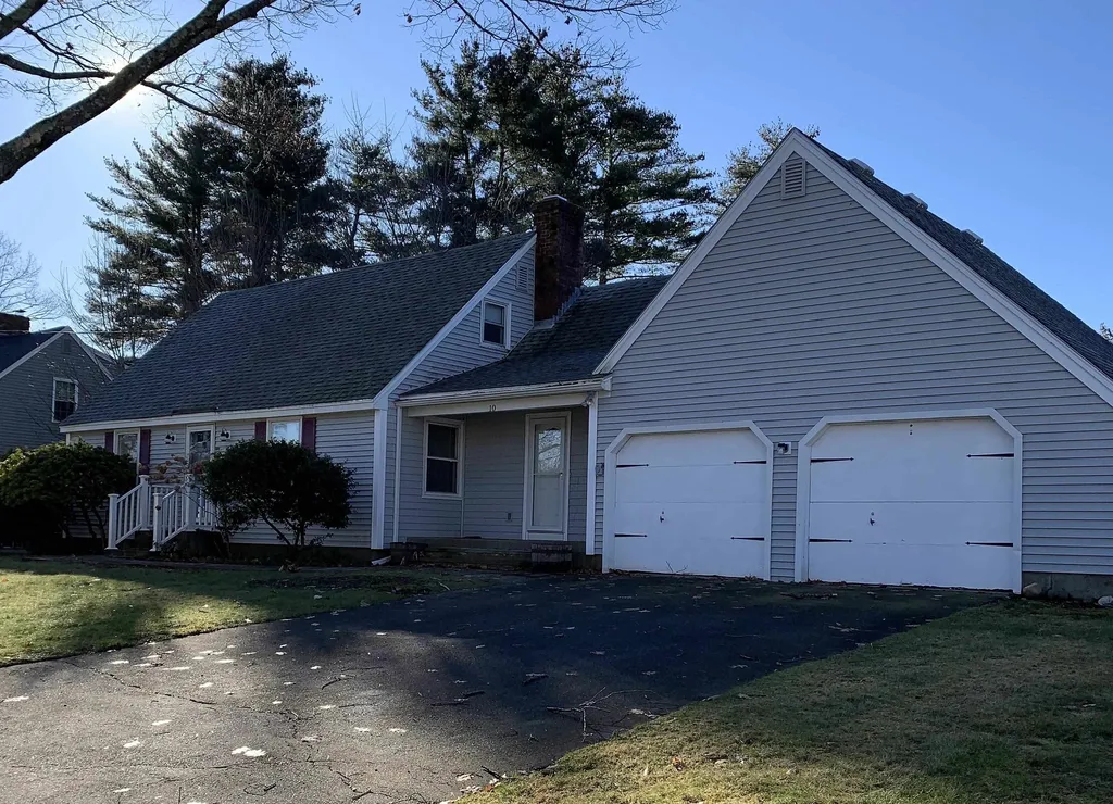 10 Colonial Circle Hampton NH 03842