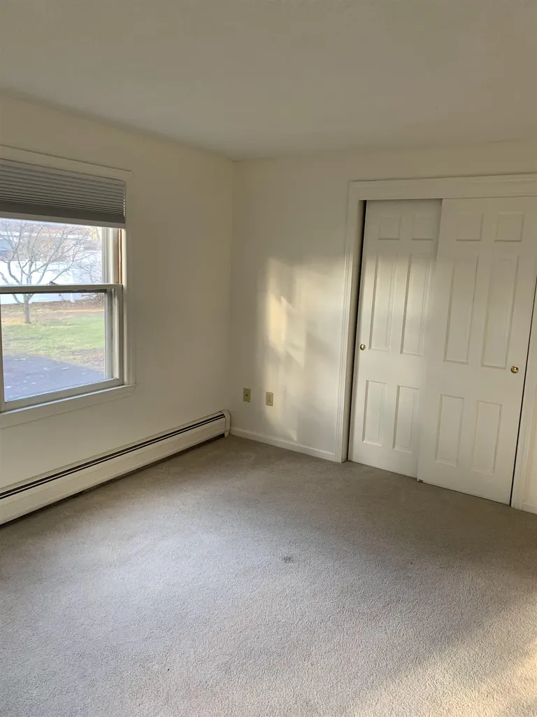 10 Colonial Circle Hampton NH 03842