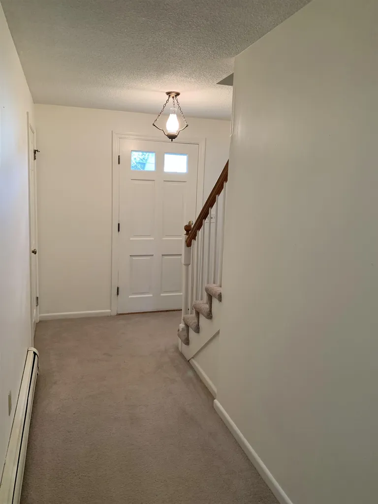 10 Colonial Circle Hampton NH 03842