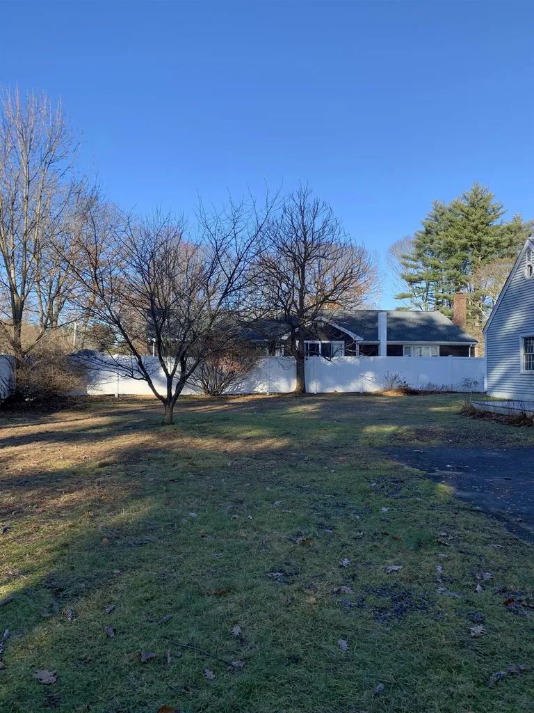 10 Colonial Circle Hampton NH 03842