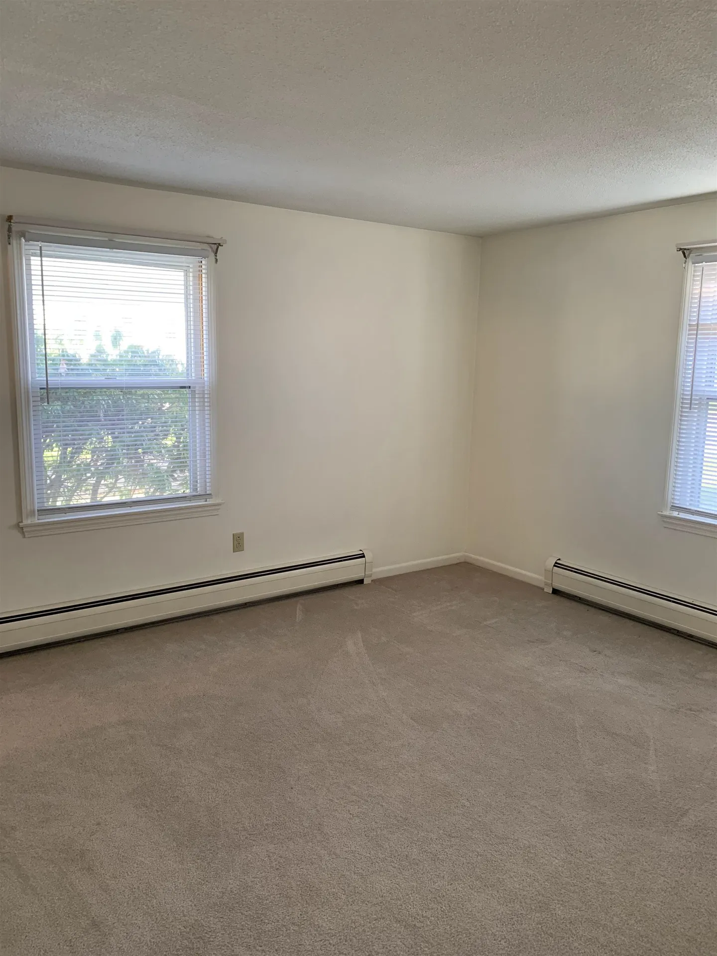 10 Colonial Circle Hampton NH 03842