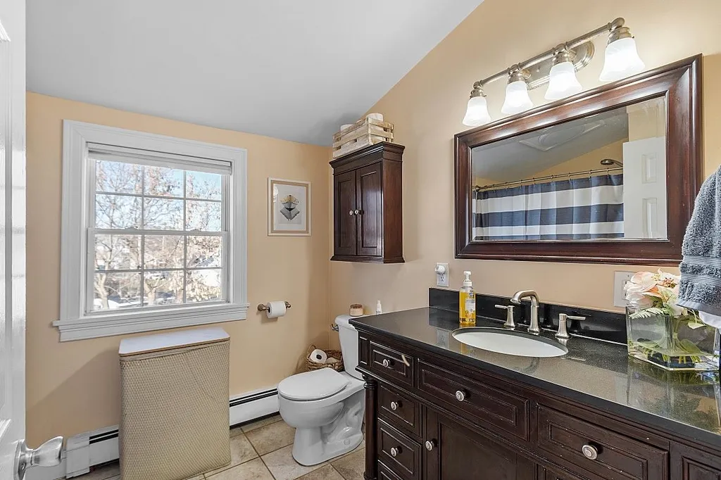 12 Warren Avenue Manchester NH 03102