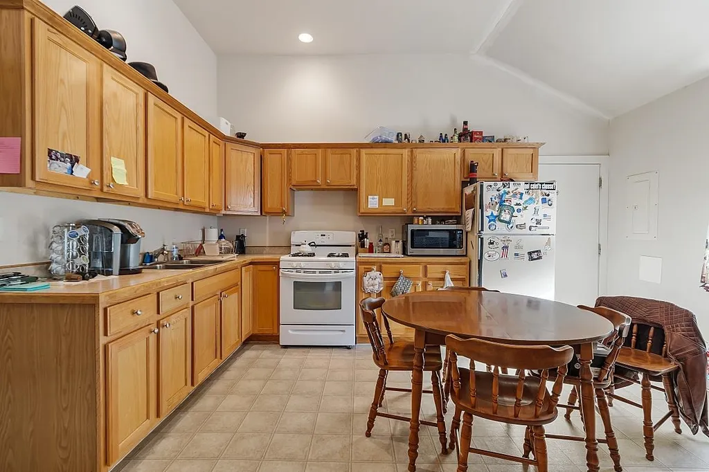 12 Warren Avenue Manchester NH 03102
