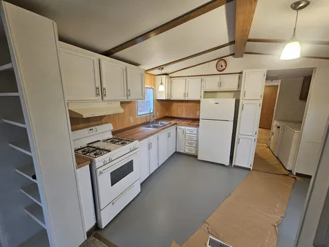 106 Mountain Avenue St. Johnsbury VT 05819