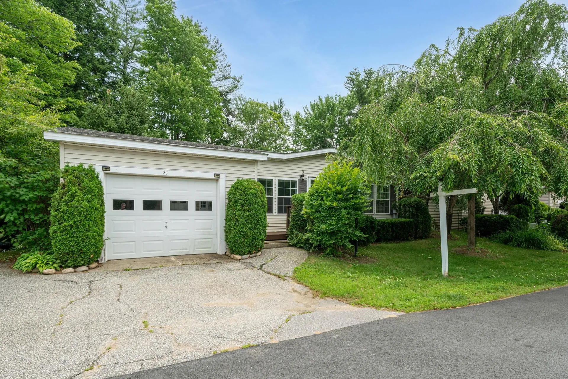 21 Magnolia Lane Belmont NH 03220