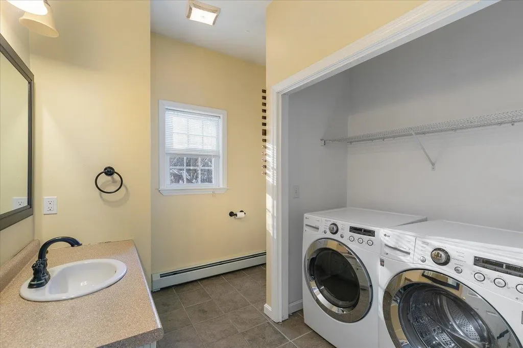 1 Langs Lane Newmarket NH 03857