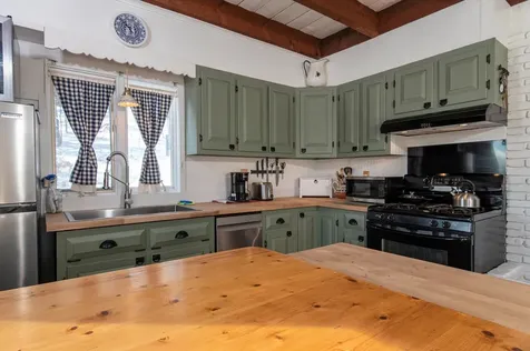 51 Apple Blossom Lane Grafton VT 05146