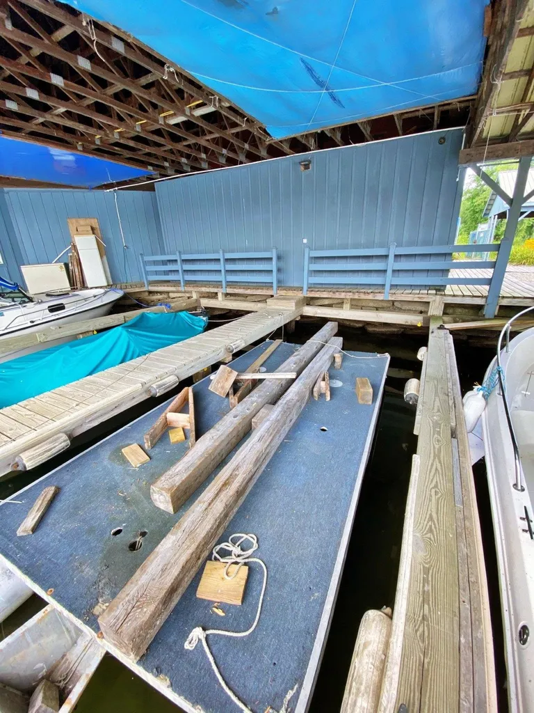 197 Farrants Point Newport City VT 05855