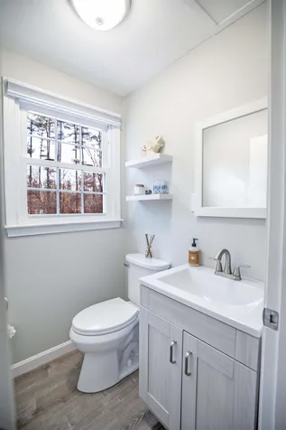 5 Holly Lane Londonderry NH 03053