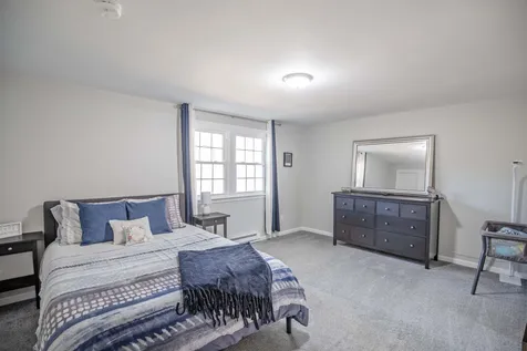 5 Holly Lane Londonderry NH 03053