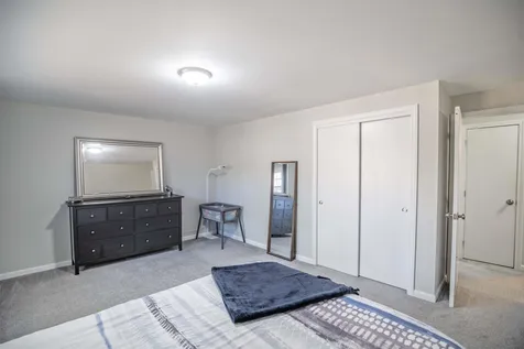 5 Holly Lane Londonderry NH 03053