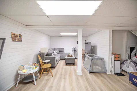 5 Holly Lane Londonderry NH 03053