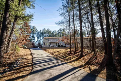 5 Holly Lane Londonderry NH 03053