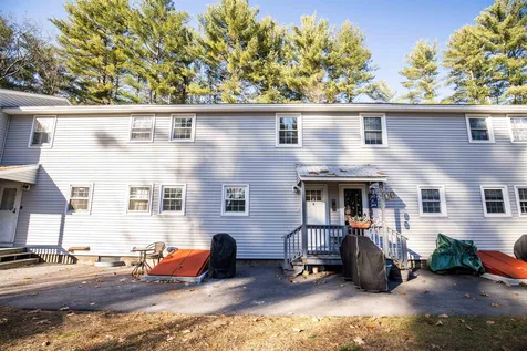5 Holly Lane Londonderry NH 03053