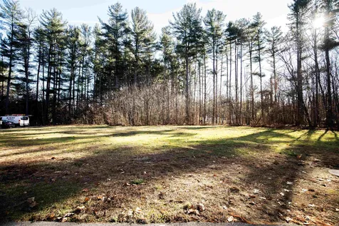 5 Holly Lane Londonderry NH 03053