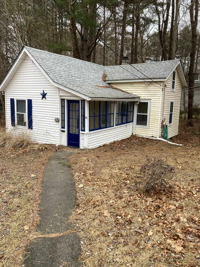 24 Newson Avenue Kittery ME 03904