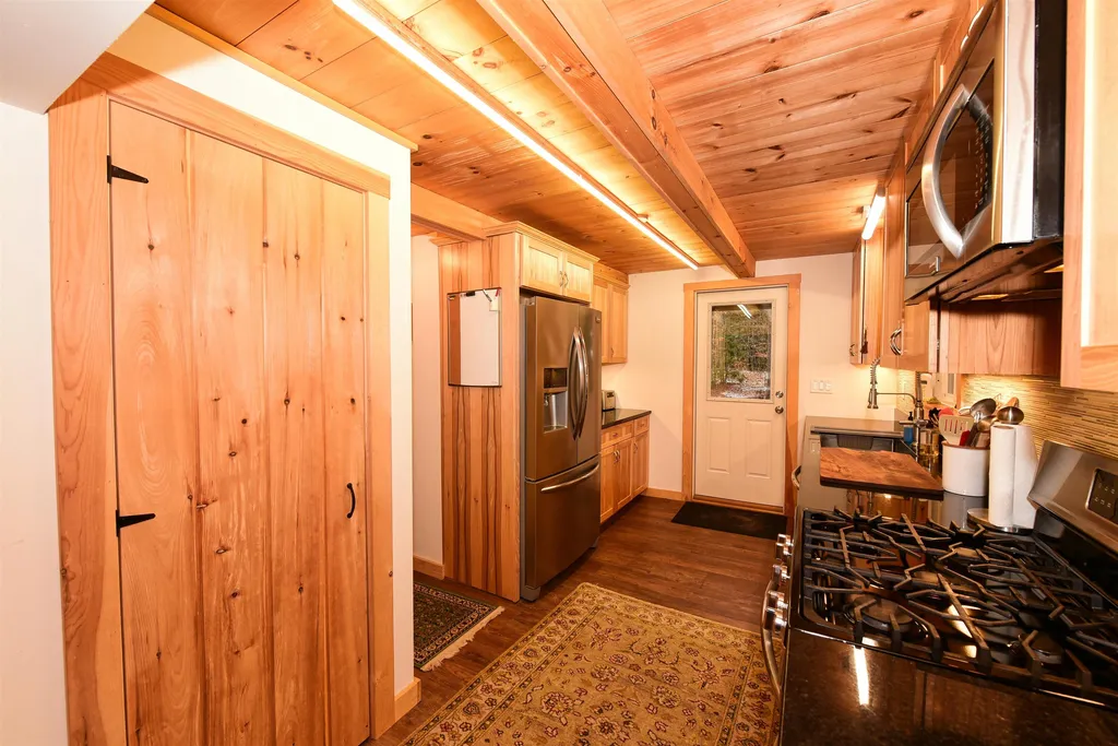 9 Altdorf Place Madison NH 03849