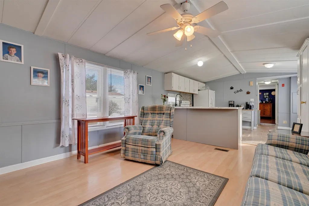 15 Daffodil Hill Lane Rochester NH 03868