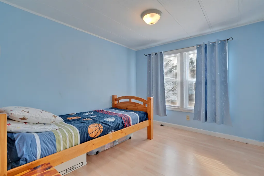 15 Daffodil Hill Lane Rochester NH 03868