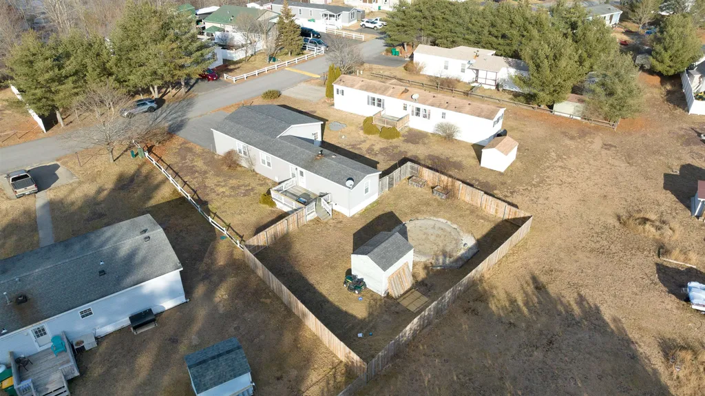 15 Daffodil Hill Lane Rochester NH 03868