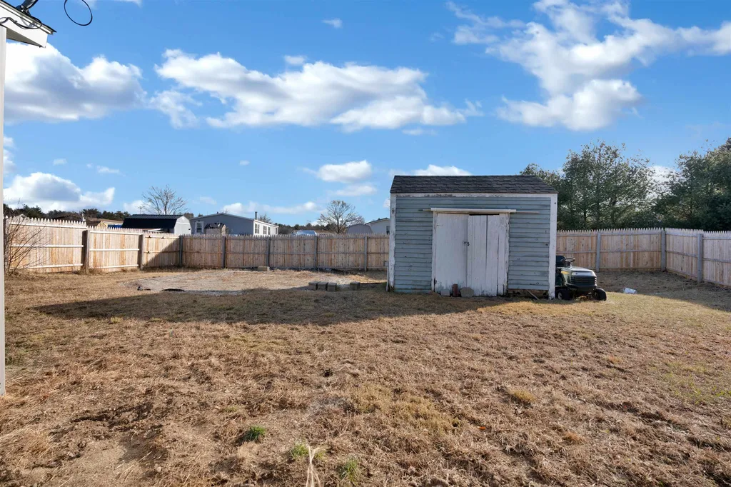 15 Daffodil Hill Lane Rochester NH 03868