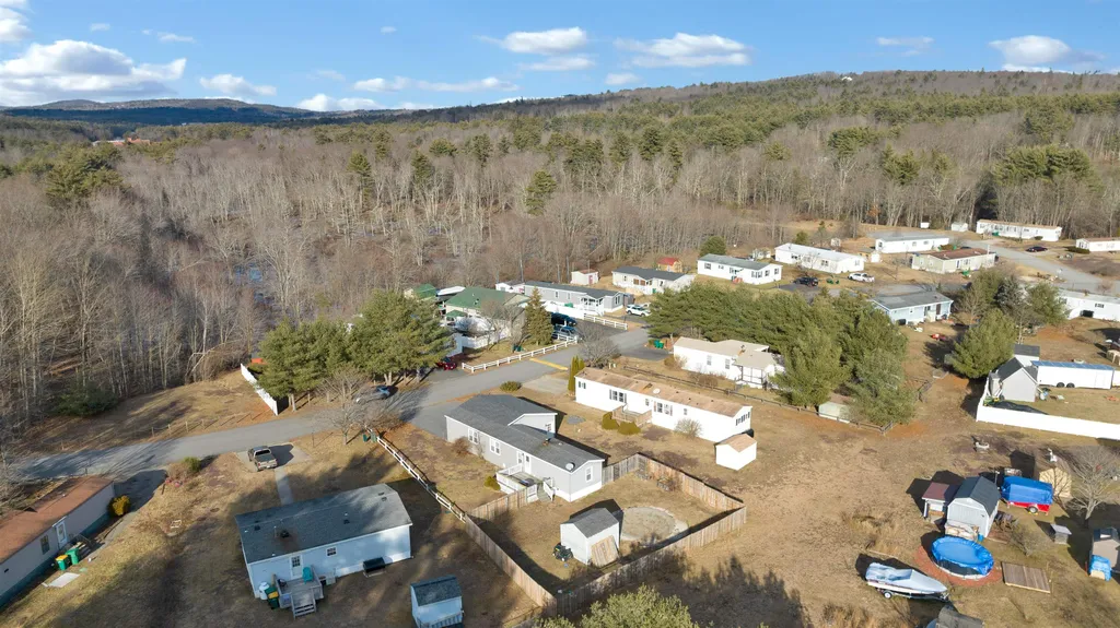 15 Daffodil Hill Lane Rochester NH 03868