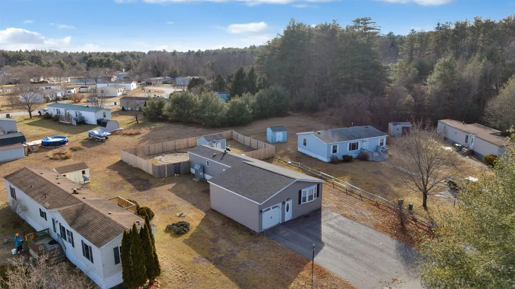 15 Daffodil Hill Lane Rochester NH 03868