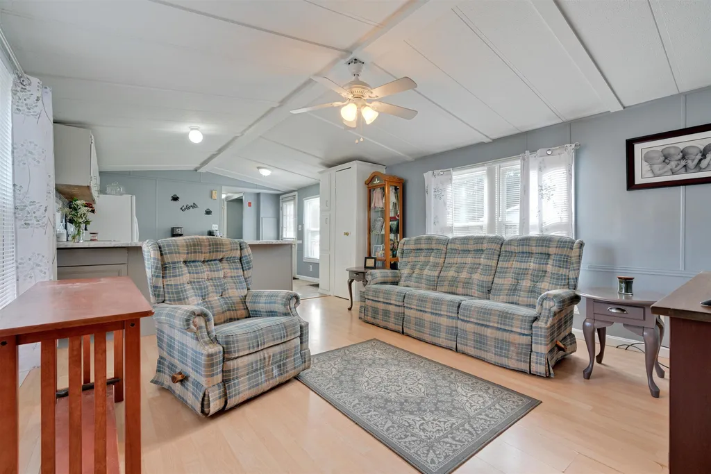 15 Daffodil Hill Lane Rochester NH 03868