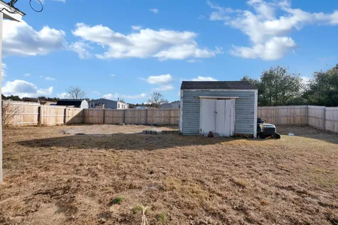 15 Daffodil Hill Lane Rochester NH 03868