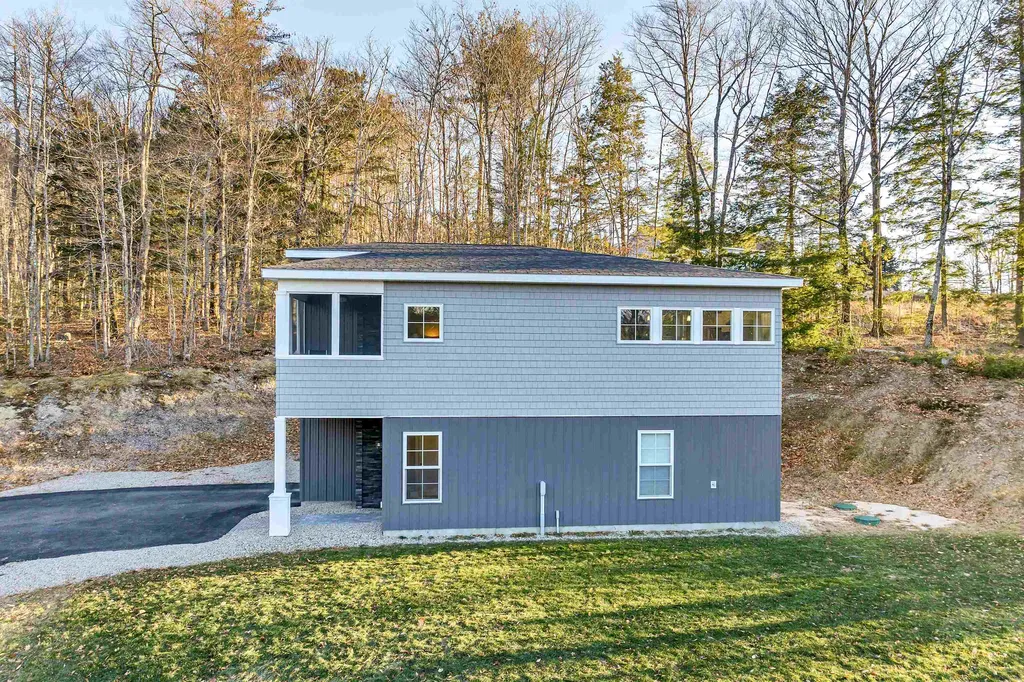 11 Sky Lane Wolfeboro NH 03894