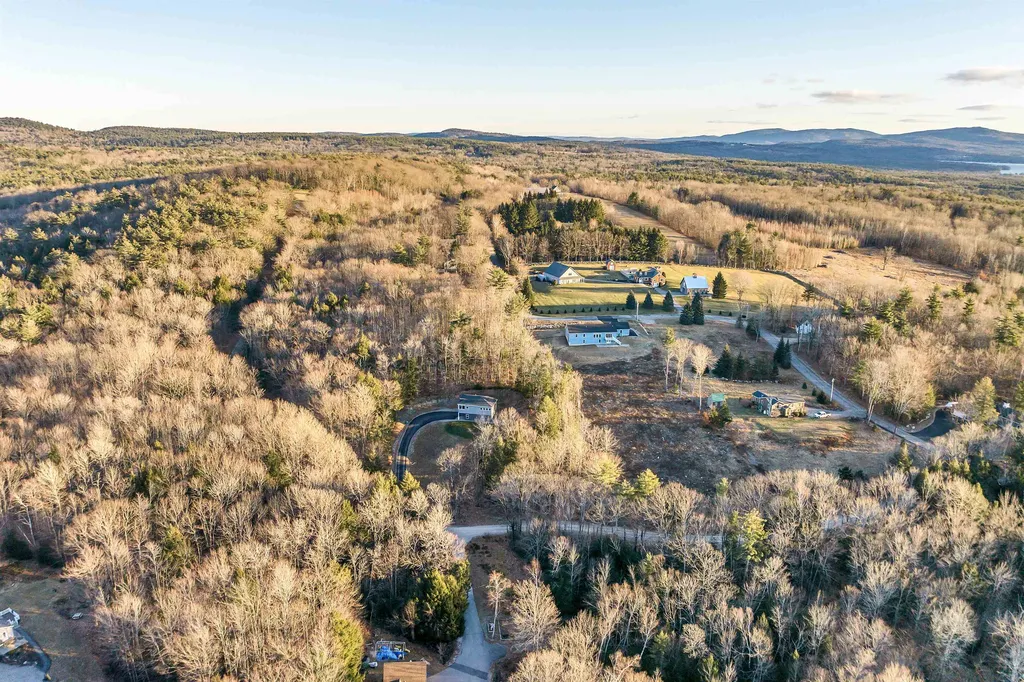 11 Sky Lane Wolfeboro NH 03894