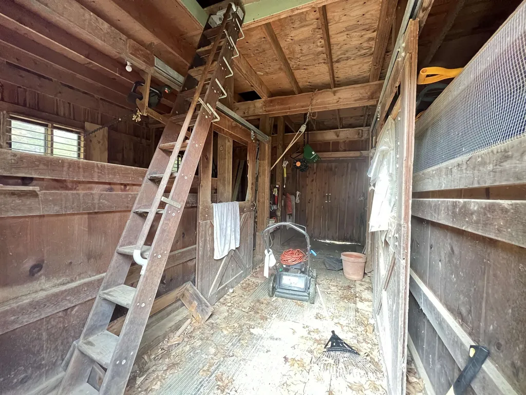 85 Mount Delight Road Deerfield NH 03037