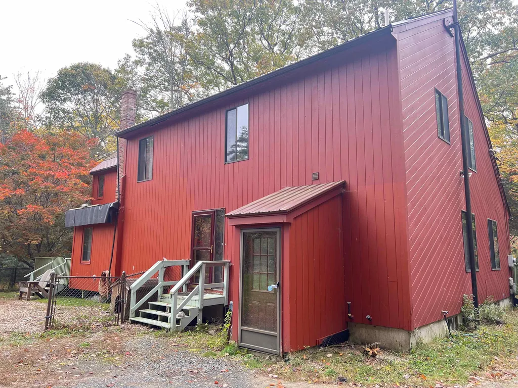 85 Mount Delight Road Deerfield NH 03037