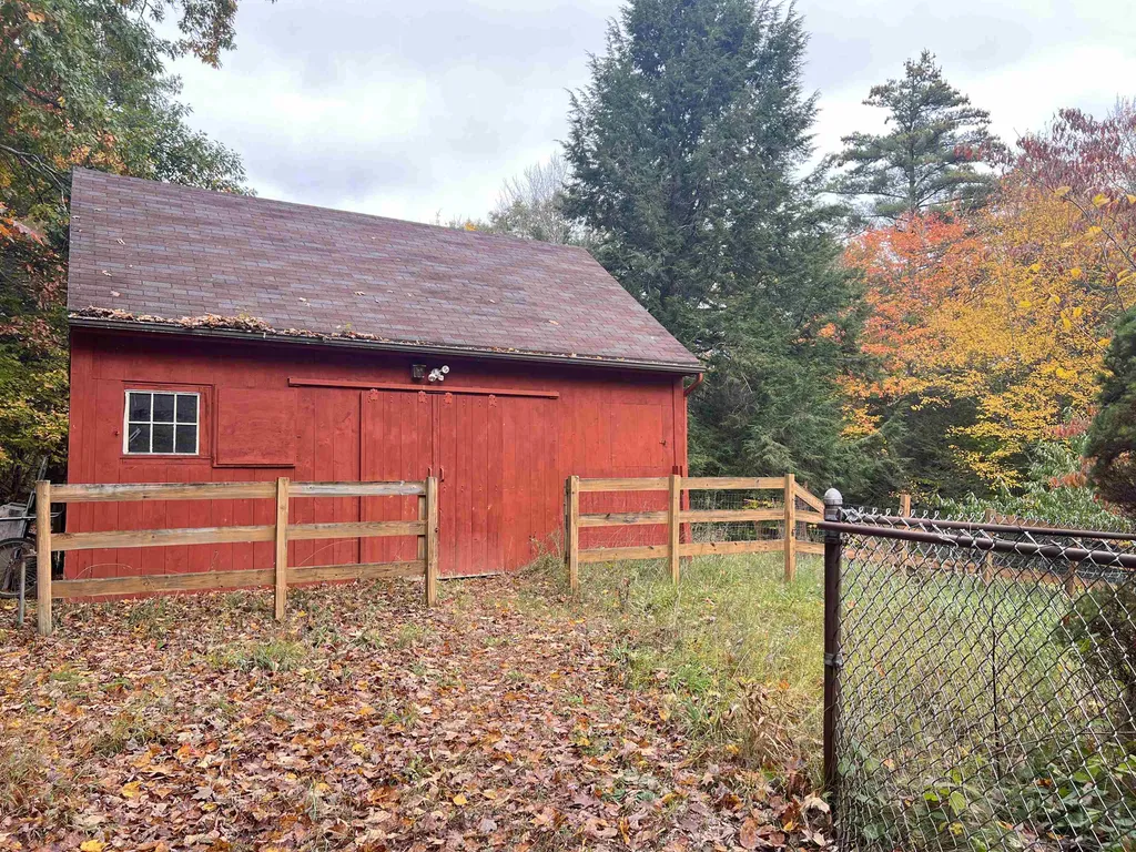 85 Mount Delight Road Deerfield NH 03037