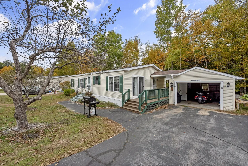 84 Dudley Circle Laconia NH 03246