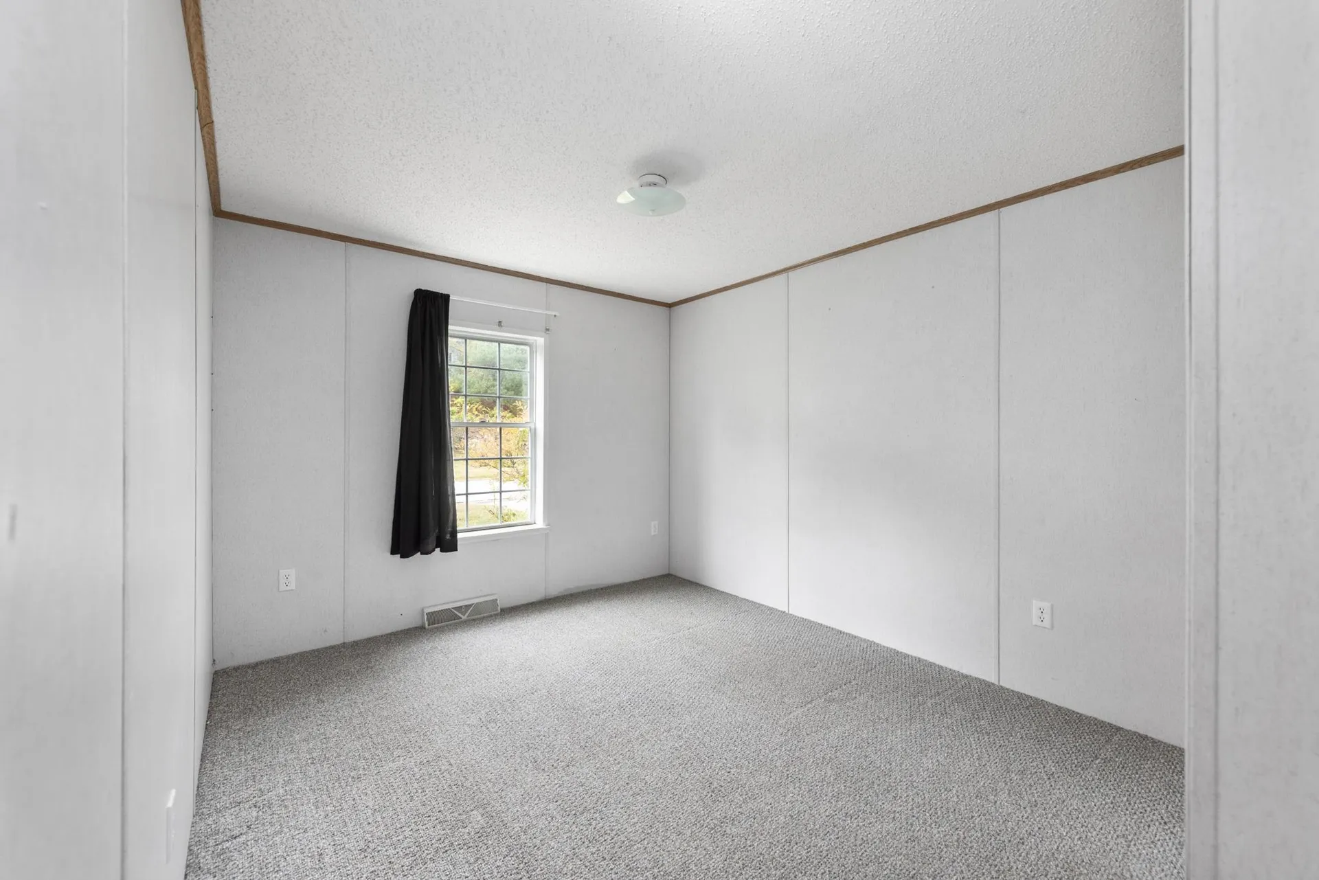 84 Dudley Circle Laconia NH 03246