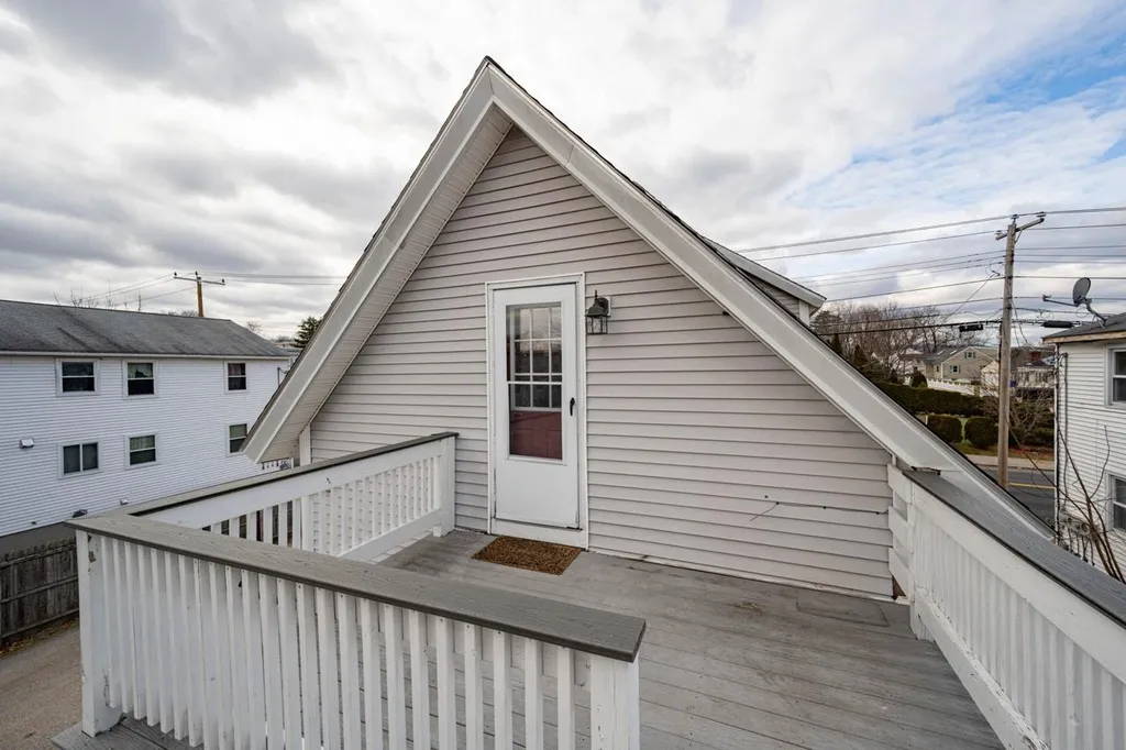 257 Calef Road Manchester NH 03103