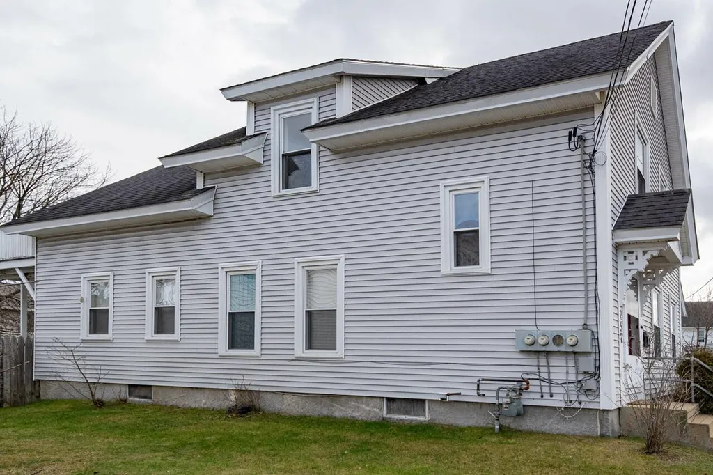 257 Calef Road Manchester NH 03103