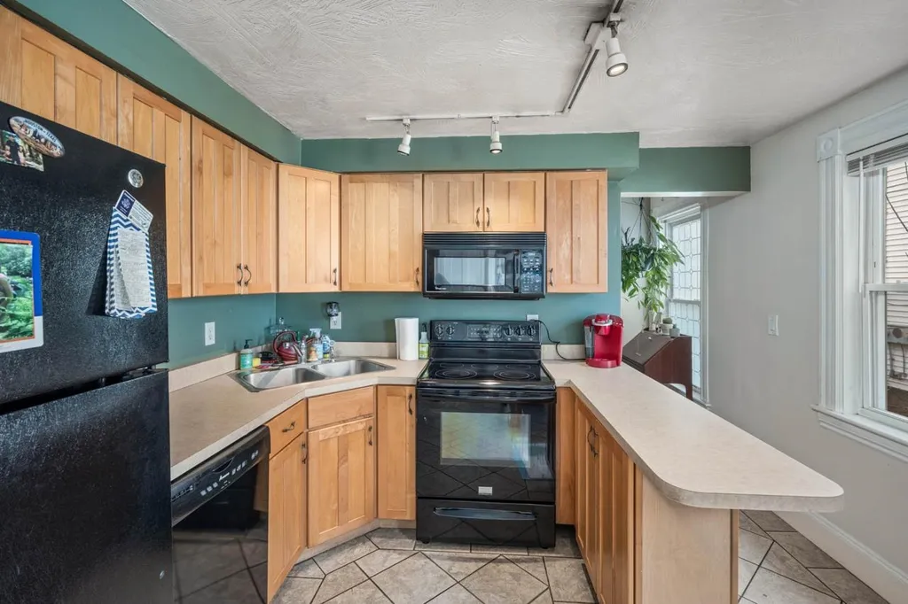 257 Calef Road Manchester NH 03103