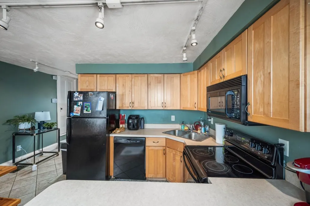257 Calef Road Manchester NH 03103