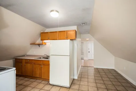257 Calef Road Manchester NH 03103