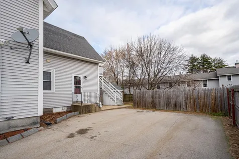 257 Calef Road Manchester NH 03103