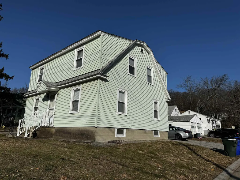 1705 Brown Avenue Manchester NH 03103