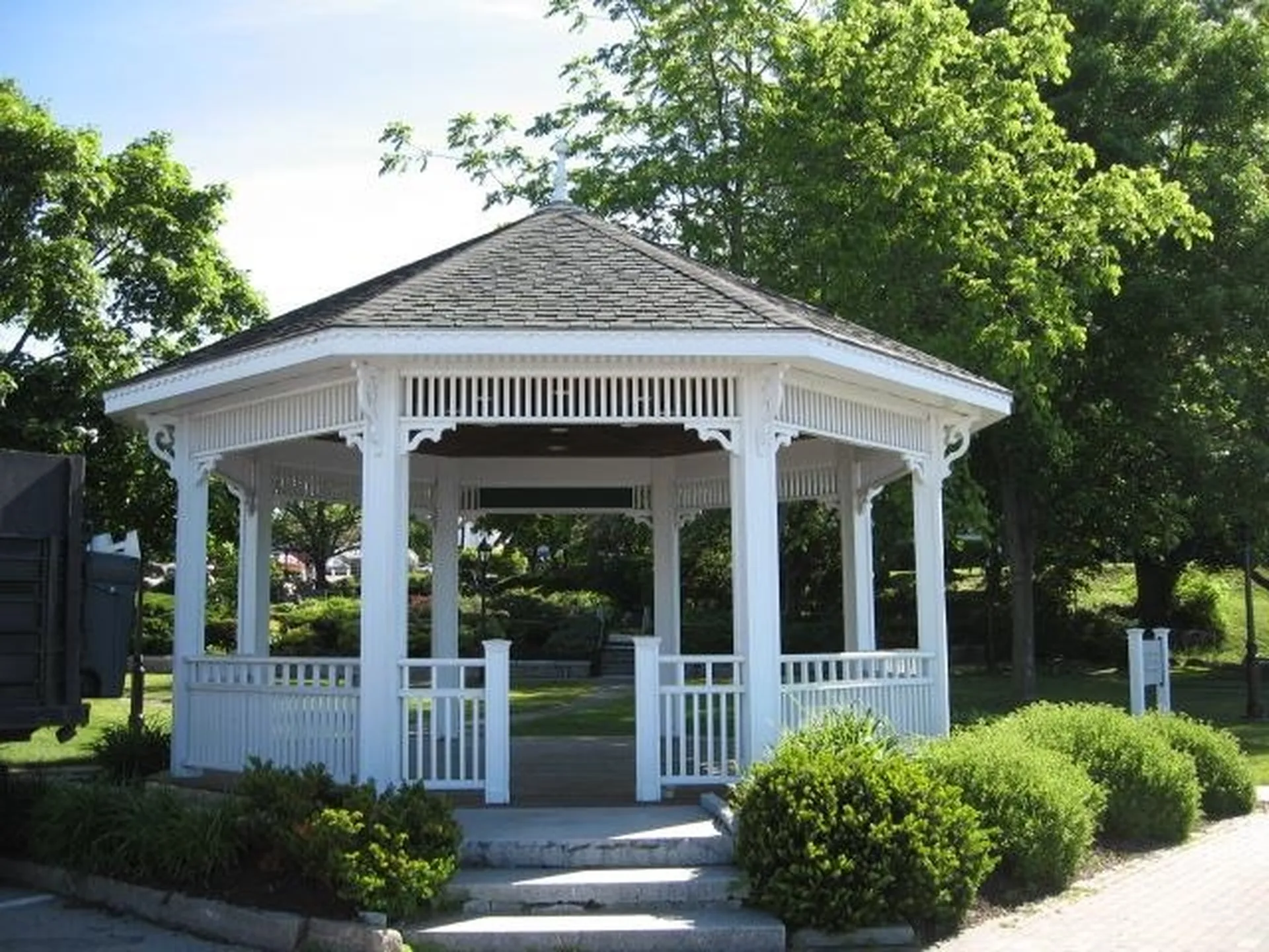 12 Logan Way Ossipee NH 03890