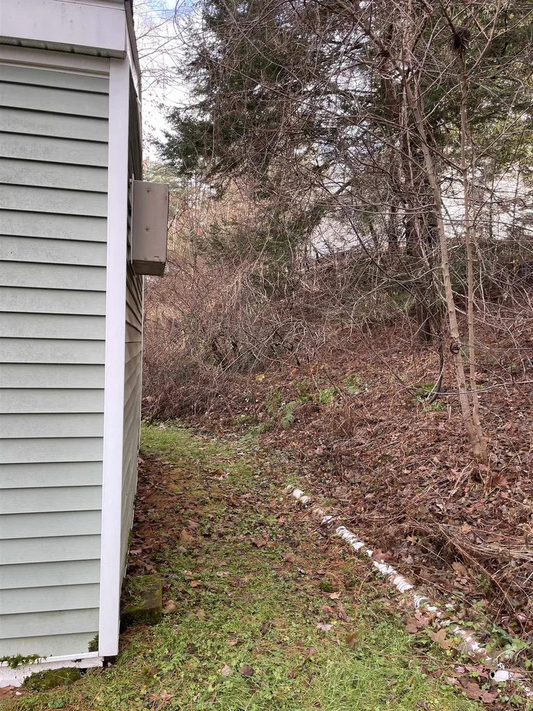 5 Matthew Road Hooksett NH 03106