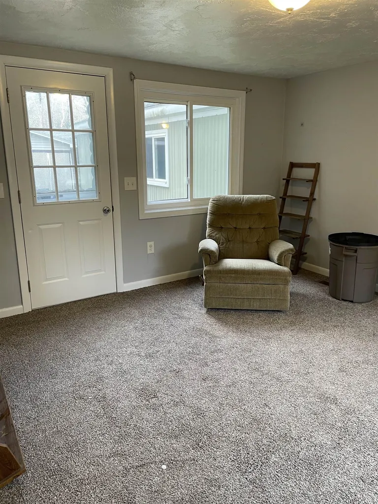 5 Matthew Road Hooksett NH 03106